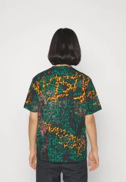 JUST CAVALLI Magliette - T-Shirt Print - Golf Green 9 JUST CAVALLI Magliette - T-Shirt Print - Golf Green -Charmant Golfen Winkel 4d7b5d40b79048599db041b7ff140842