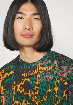 JUST CAVALLI Magliette - T-Shirt Print - Golf Green 10 JUST CAVALLI Magliette - T-Shirt Print - Golf Green -Charmant Golfen Winkel ac3a855c143c4f13b94d79e74f17b81c